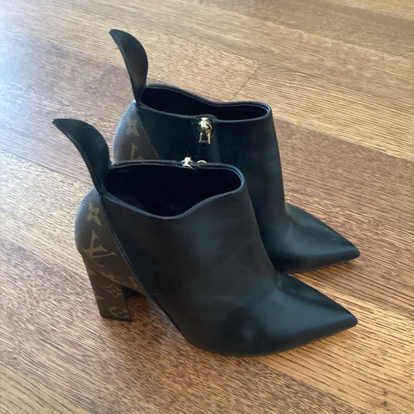 Louis Vuitton Leather Ankle Boots - Picture 1 of 2